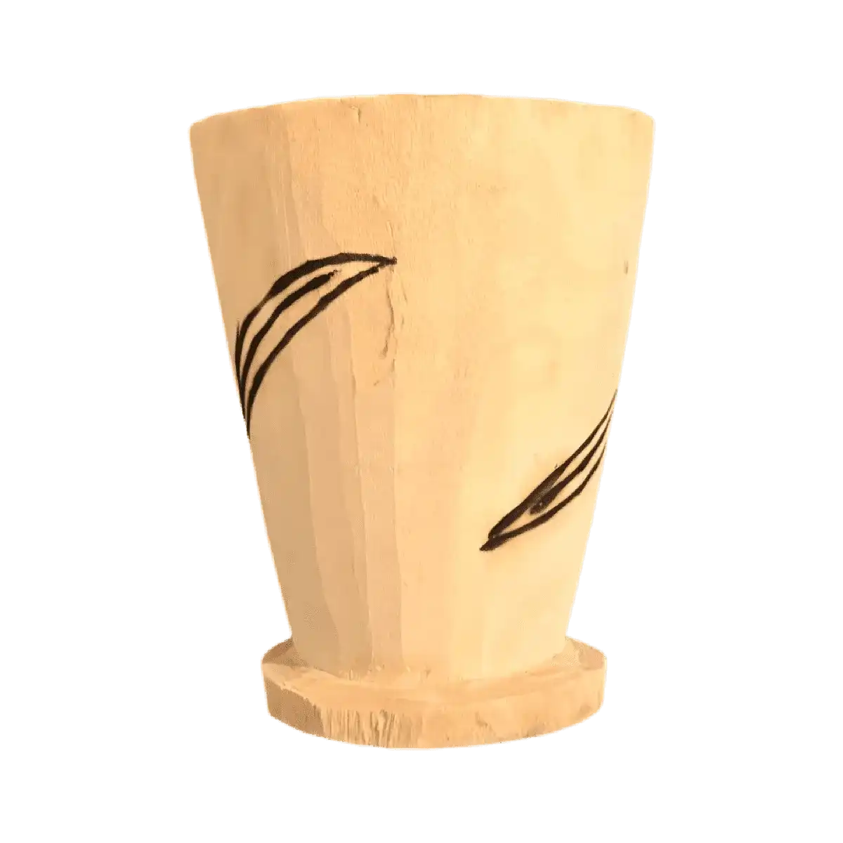 Mortier et pilon africain artisanal en bois clair avec motifs gravés, accessoire de cuisine authentique et décoratif.